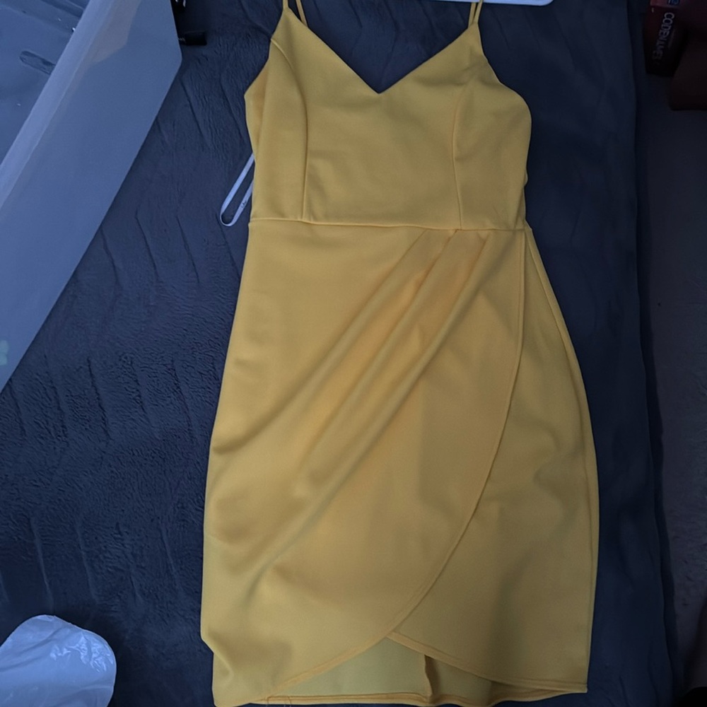 Yellow lulus mini dress